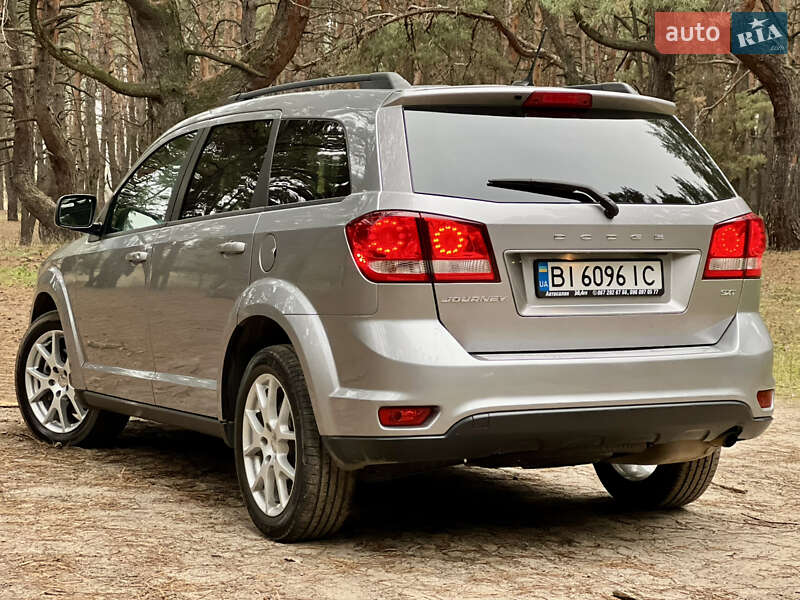 Позашляховик / Кросовер Dodge Journey 2014 в Горішніх Плавнях