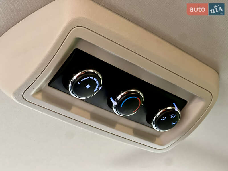 Позашляховик / Кросовер Dodge Journey 2014 в Горішніх Плавнях