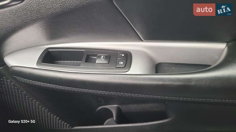 Позашляховик / Кросовер Dodge Journey 2013 в Києві