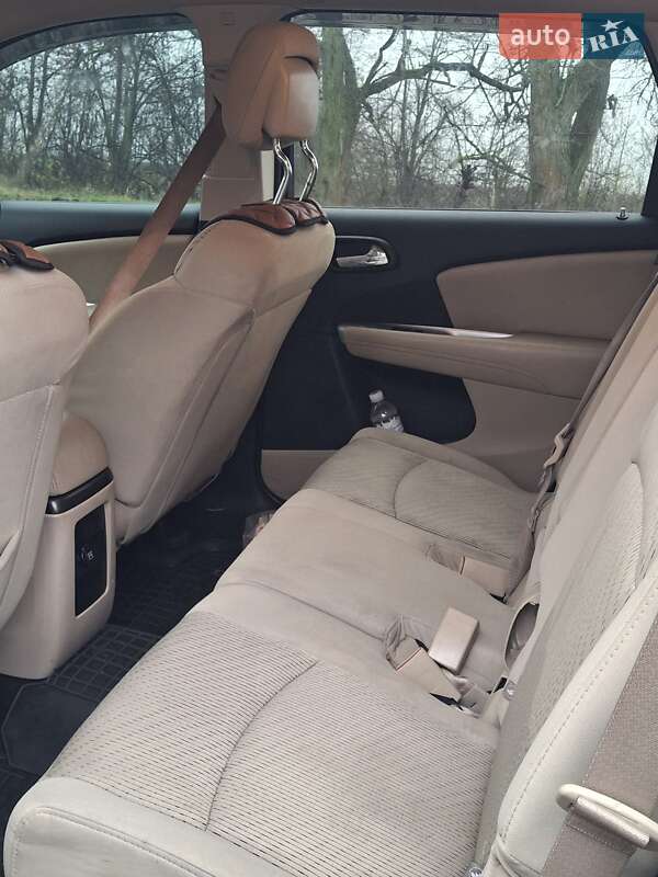 Внедорожник / Кроссовер Dodge Journey 2013 в Кременчуге фото 5 Внедорожник / Кроссовер Dodge Journey 2013 в Кременчуге