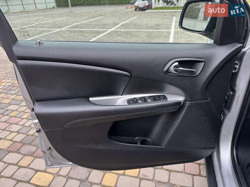 Внедорожник / Кроссовер Dodge Journey 2020 в Луцке