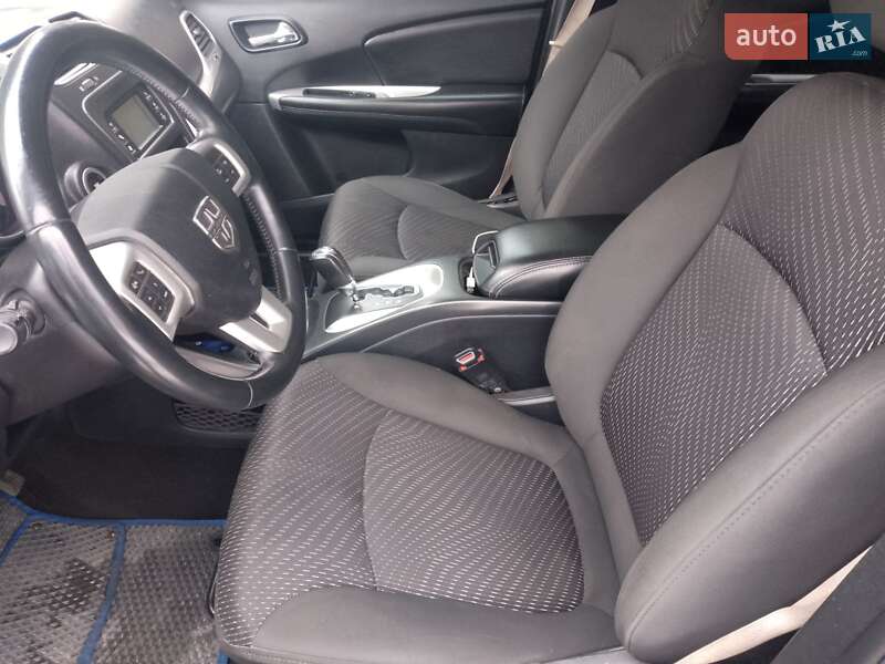 Позашляховик / Кросовер Dodge Journey 2014 в Острозі