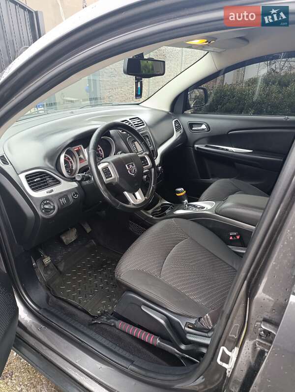 Внедорожник / Кроссовер Dodge Journey 2015 в Синельниково