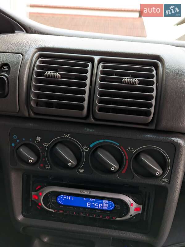 Седан Dodge Neon 1995 в Бучачі