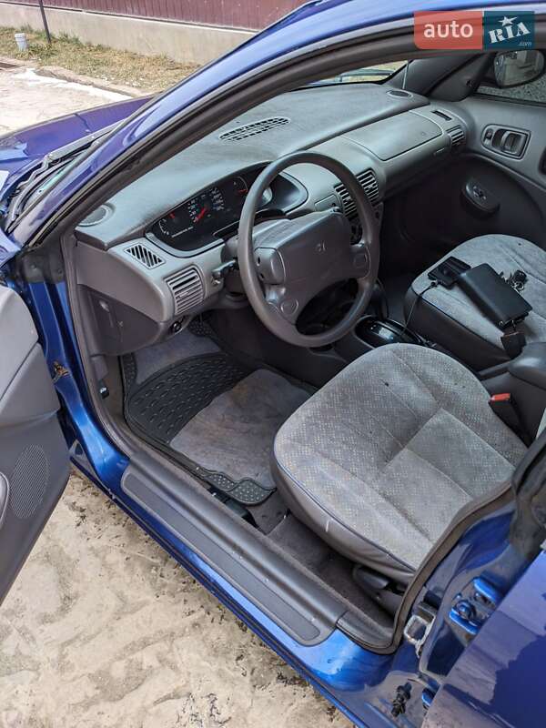 Седан Dodge Neon 1995 в Бучачі