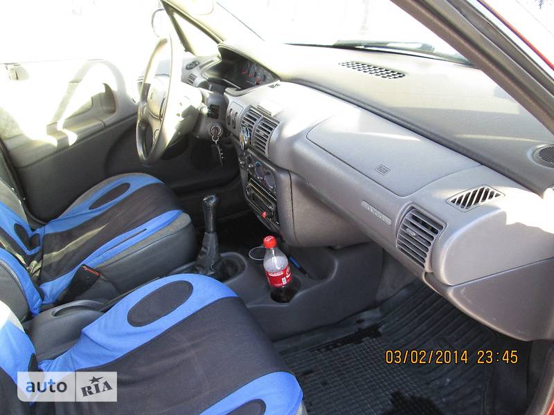 Седан Dodge Neon 1994 в Лубнах