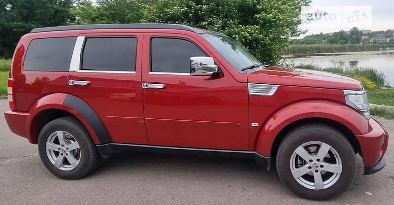 Внедорожник / Кроссовер Dodge Nitro 2008 в Бердичеве