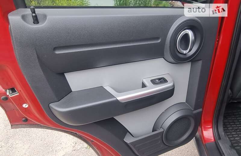 Внедорожник / Кроссовер Dodge Nitro 2008 в Бердичеве