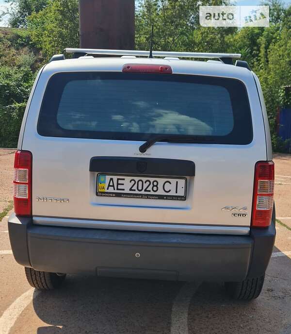 Внедорожник / Кроссовер Dodge Nitro 2008 в Кривом Роге