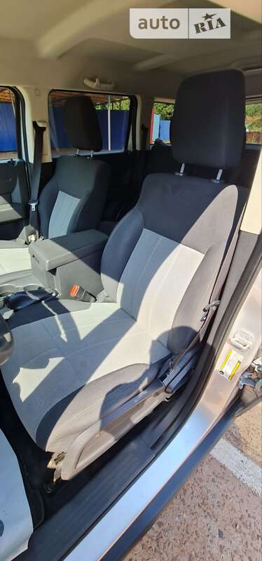 Внедорожник / Кроссовер Dodge Nitro 2008 в Кривом Роге