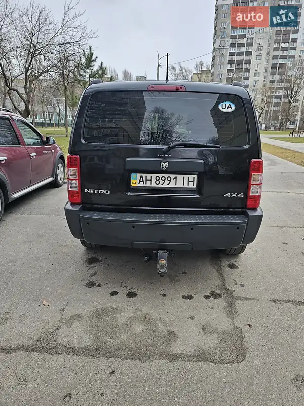 Dodge Nitro 2007 VIN 1D8GUB8KX7W740376 фото оголошення 2 з 36