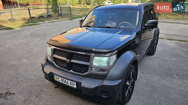 Внедорожник / Кроссовер Dodge Nitro 2008 в Луцке