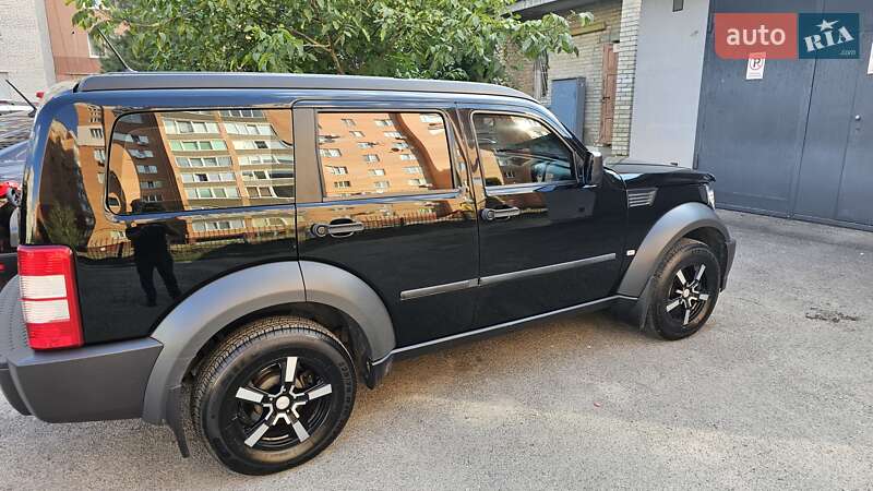 Внедорожник / Кроссовер Dodge Nitro 2008 в Луцке