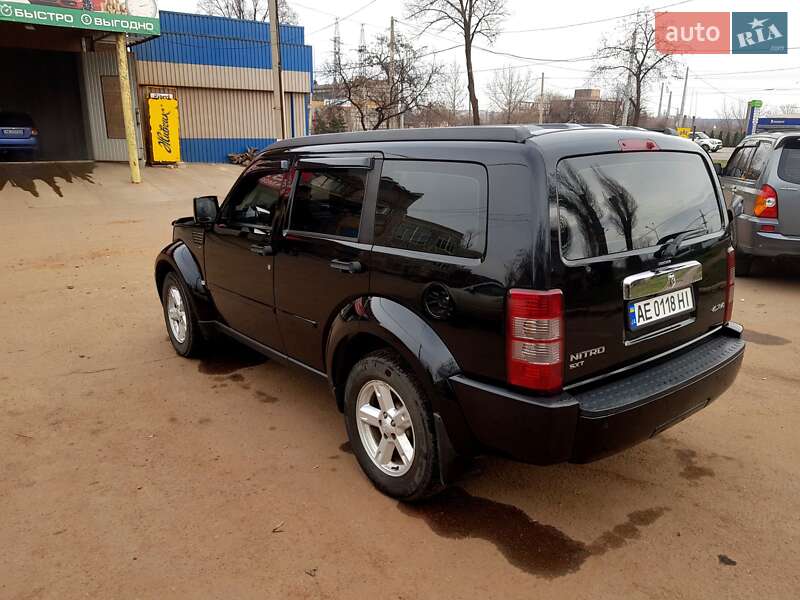 Внедорожник / Кроссовер Dodge Nitro 2007 в Батурине
