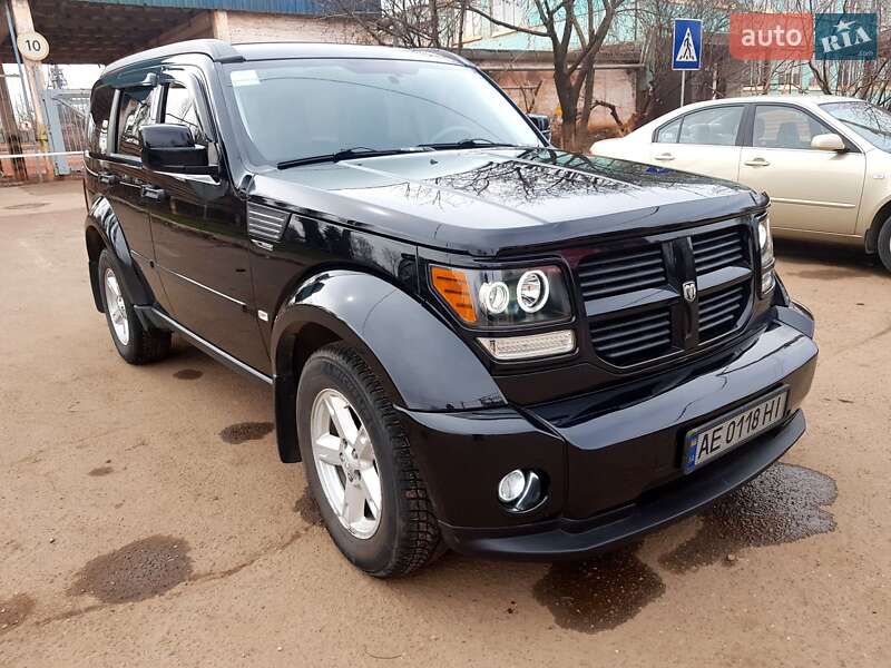 Внедорожник / Кроссовер Dodge Nitro 2007 в Батурине
