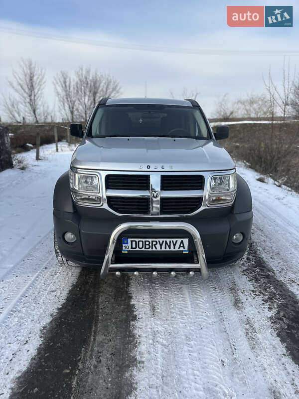 Внедорожник / Кроссовер Dodge Nitro 2008 в Павлограде