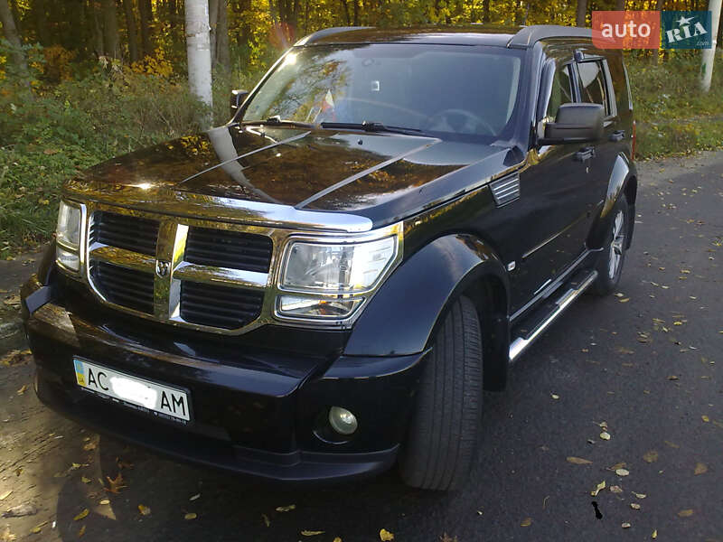 Внедорожник / Кроссовер Dodge Nitro 2007 в Луцке