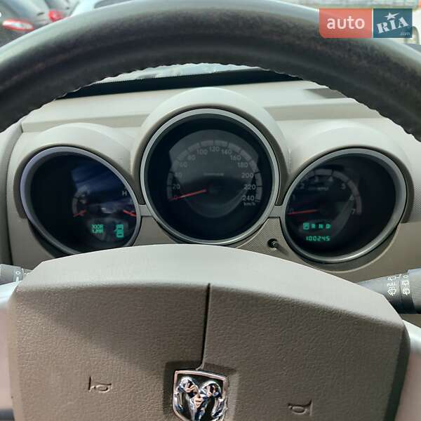 Внедорожник / Кроссовер Dodge Nitro 2007 в Луцке