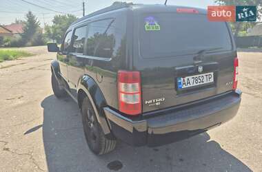 Внедорожник / Кроссовер Dodge Nitro 2007 в 