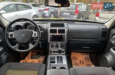 Внедорожник / Кроссовер Dodge Nitro 2010 в 