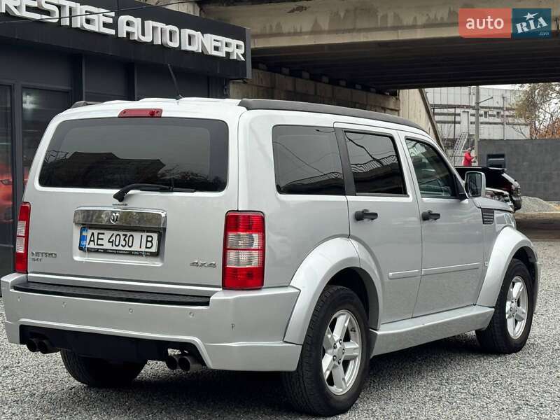 Внедорожник / Кроссовер Dodge Nitro 2007 в Днепре