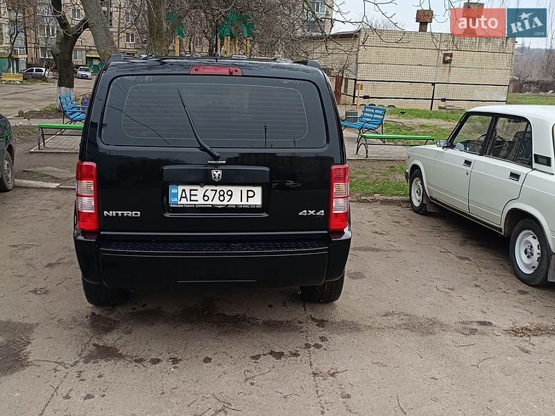 Внедорожник / Кроссовер Dodge Nitro 2007 в Кривом Роге