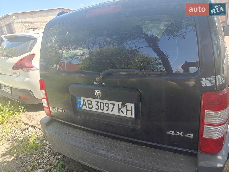 Внедорожник / Кроссовер Dodge Nitro 2007 в Остроге