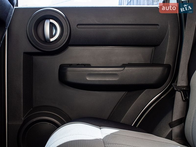 Внедорожник / Кроссовер Dodge Nitro 2007 в Львове