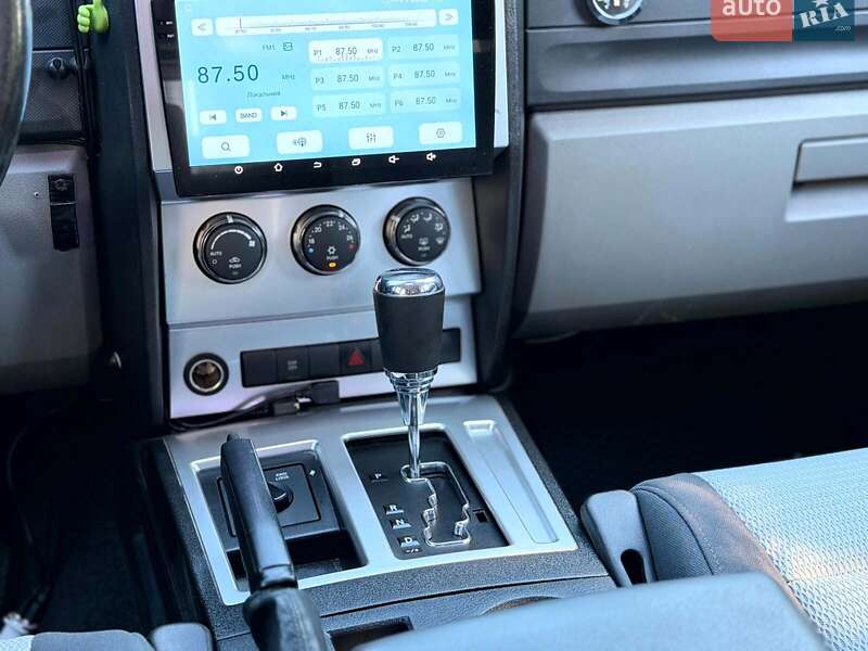 Внедорожник / Кроссовер Dodge Nitro 2008 в Киеве
