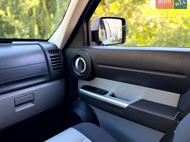 Внедорожник / Кроссовер Dodge Nitro 2008 в Киеве
