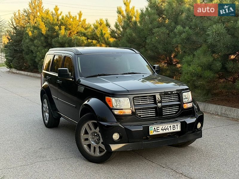 Внедорожник / Кроссовер Dodge Nitro 2008 в Днепре