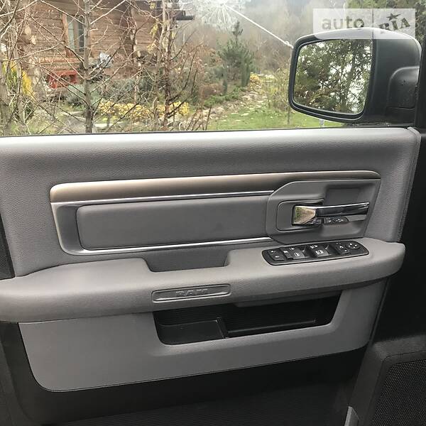 Пікап Dodge RAM 1500 2016 в Ужгороді