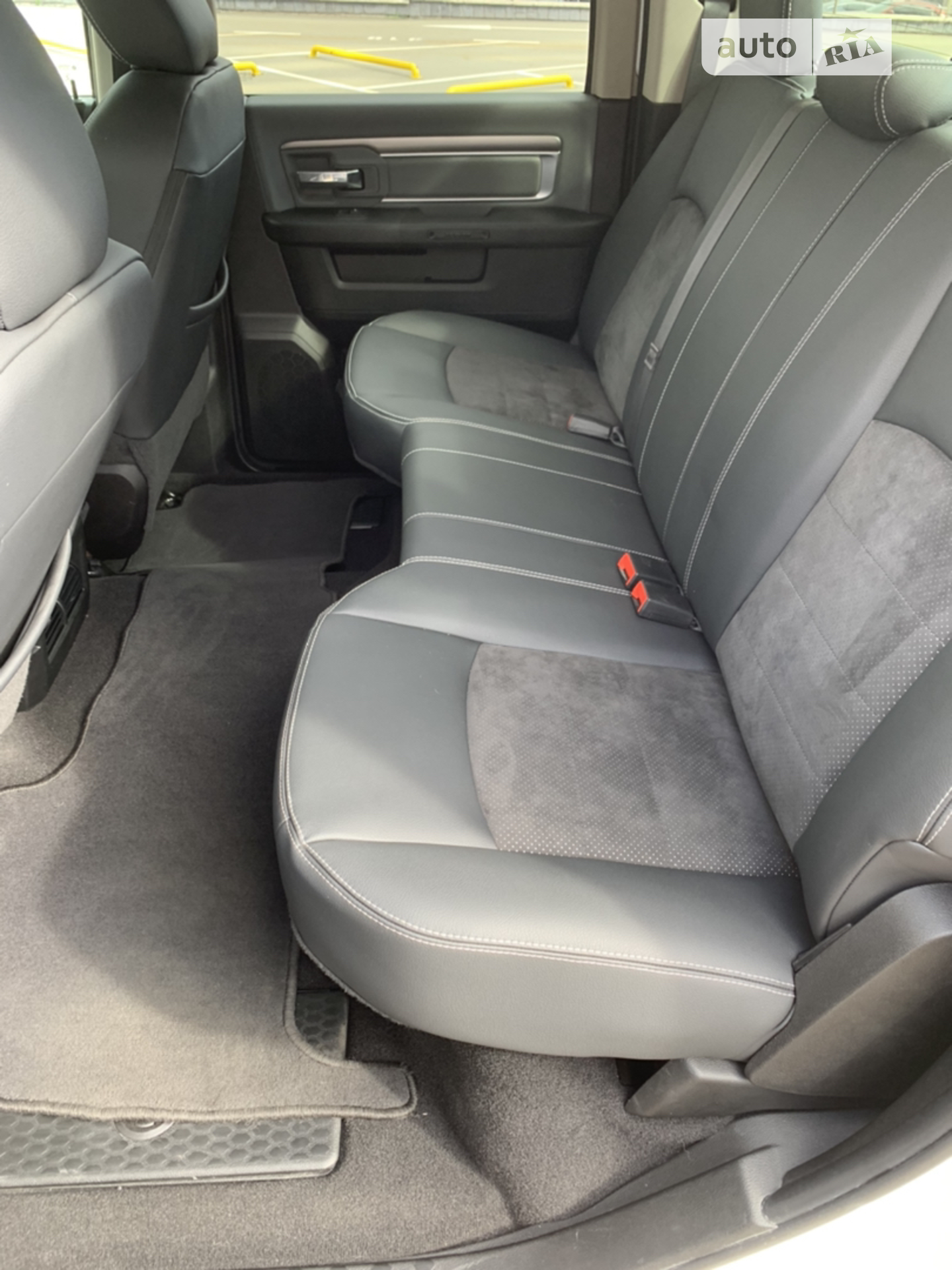 2021 Dodge RAM - мініатюра 26