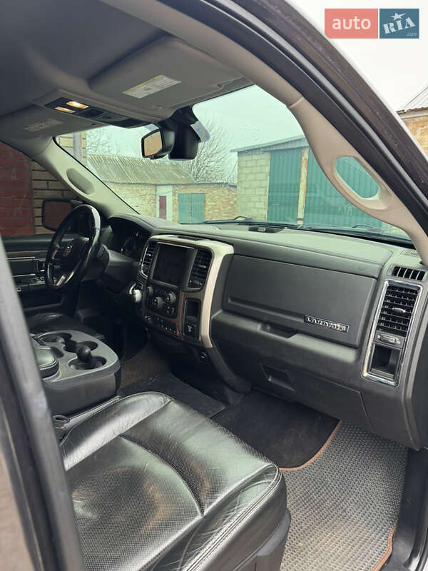 Пикап Dodge RAM 1500 2015 в Софиевке
