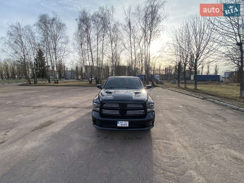 Пикап Dodge RAM 1500 2015 в Житомире