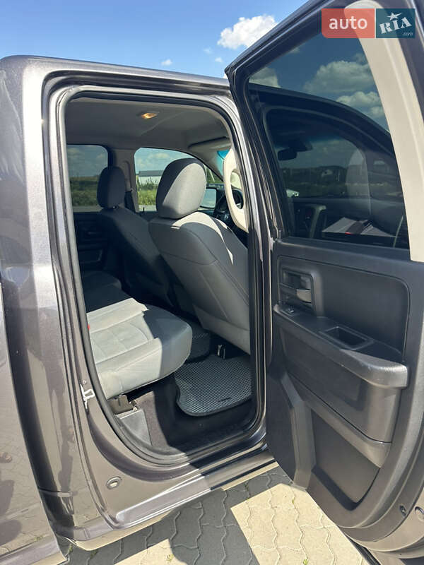 Пикап Dodge RAM 1500 2015 в Львове