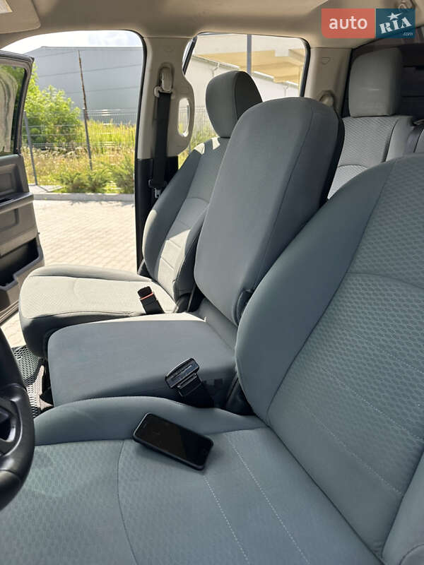 Пикап Dodge RAM 1500 2015 в Львове