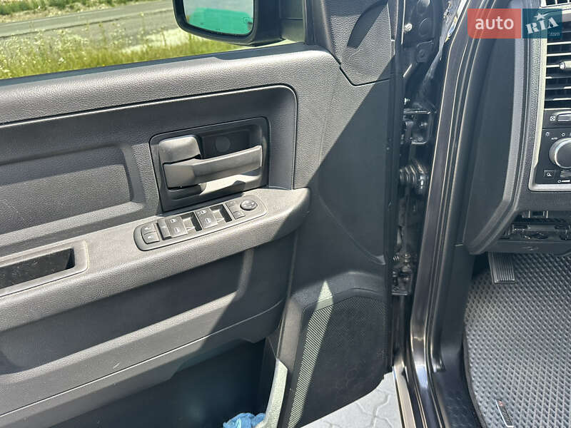 Пикап Dodge RAM 1500 2015 в Львове