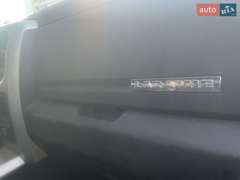 Пикап Dodge RAM 1500 2015 в Черкассах