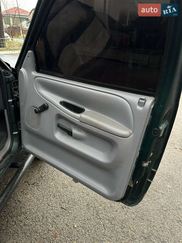 Пікап Dodge RAM 1500 2000 в Києві фото 13 Пікап Dodge RAM 1500 2000 в Києві