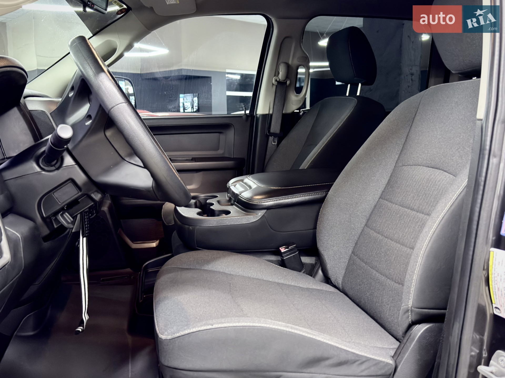 2021 Dodge RAM - мініатюра 13