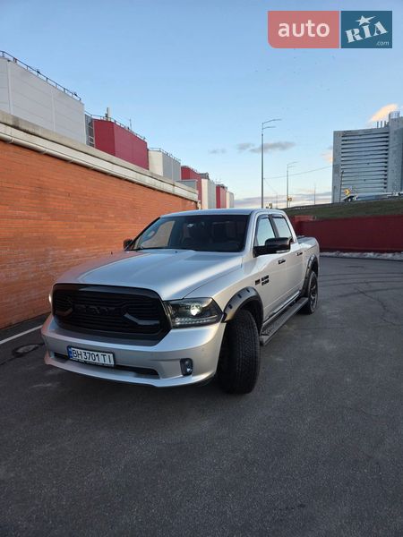 Dodge RAM 1500 2015