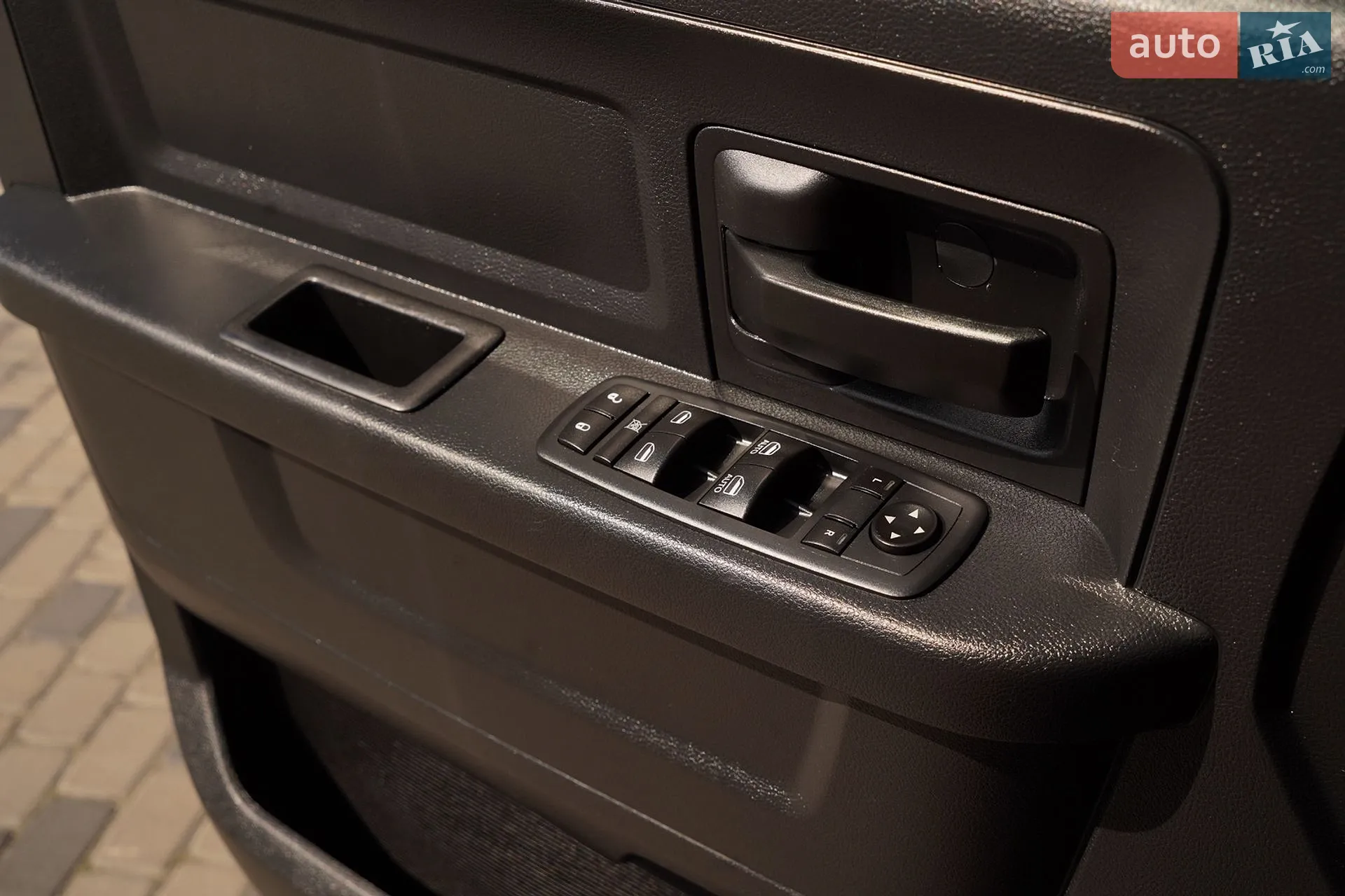 2016 Dodge RAM - мініатюра 31
