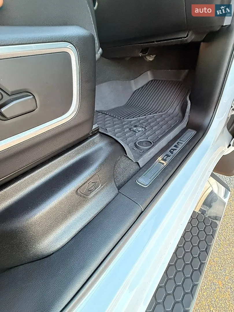 2020 Dodge RAM - мініатюра 29