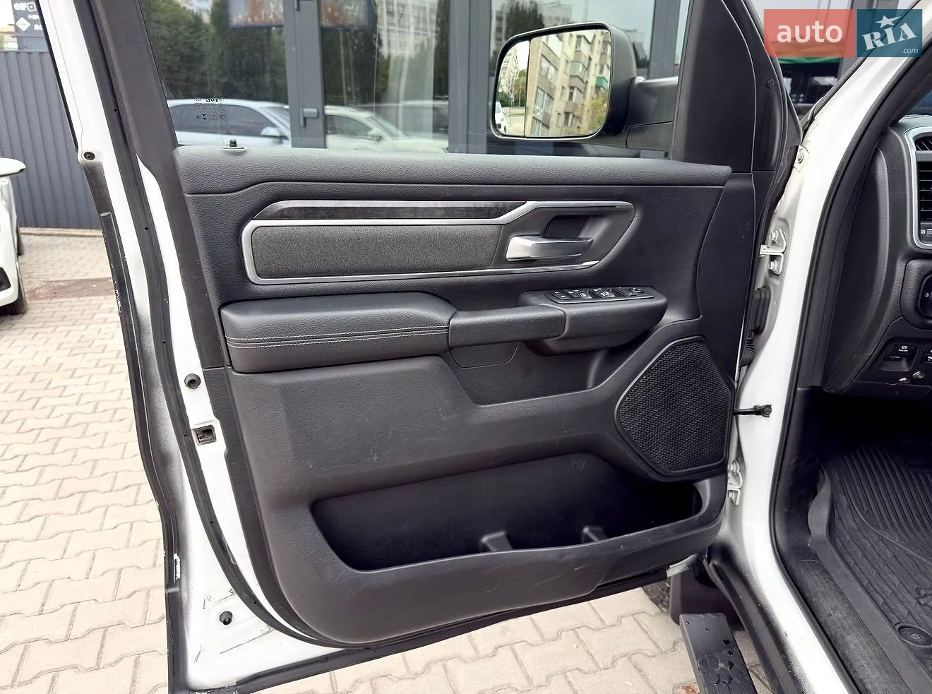 2019 Dodge RAM - мініатюра 23