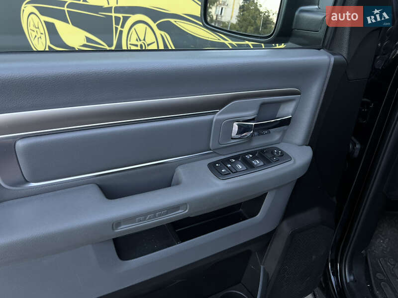Вантажопасажирський фургон Dodge RAM 2500 2019 в Києві