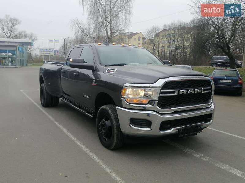 Пикап Dodge RAM 3500 2018 в Ивано-Франковске