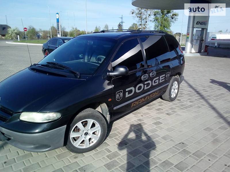 Dodge Ram Van 1998 года