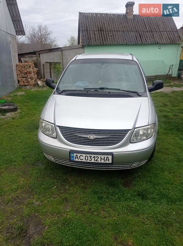 Минивэн Dodge Ram Van 2002 в Турийске
