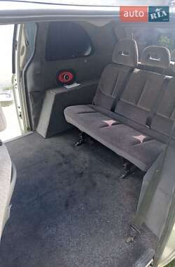 Минивэн Dodge Ram Van 2002 в Турийске